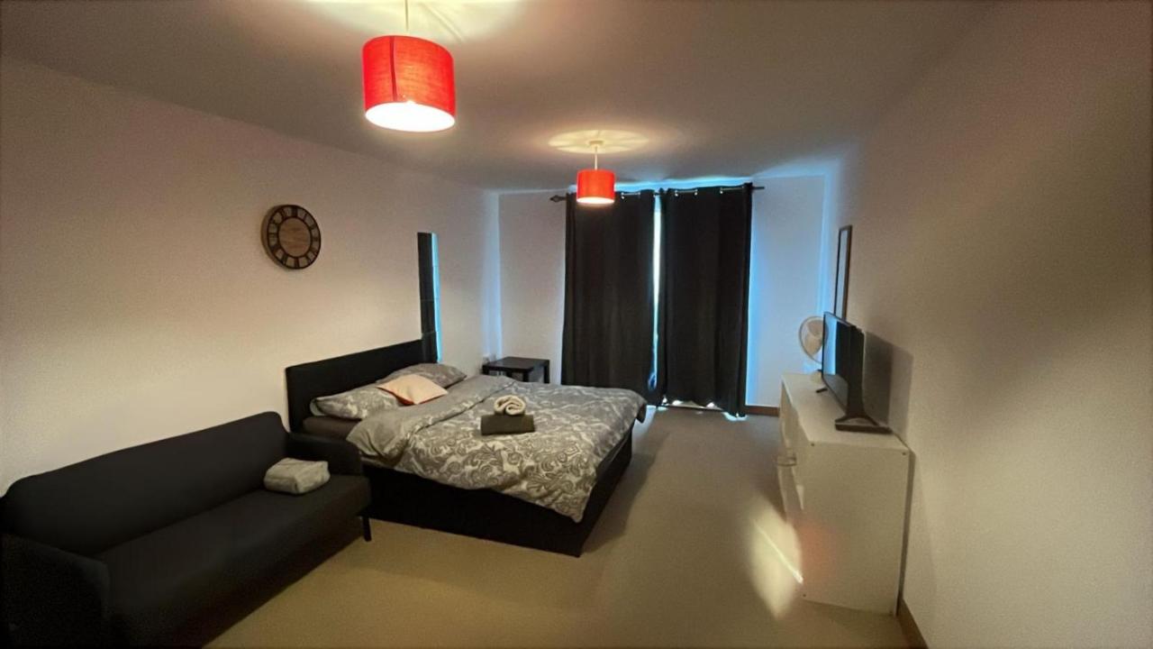 Great for contractors, apartment with parking - B&B