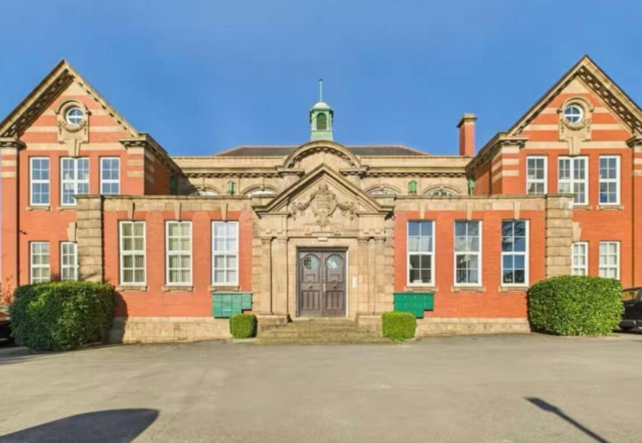 Flat at St Helens Near Town Center & Theater, Free Parking, WiFi - B&B St Helens