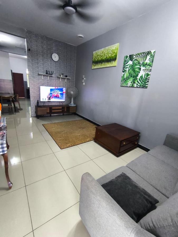 Homestay Annur Impian Temerloh With WIFI - B&B
