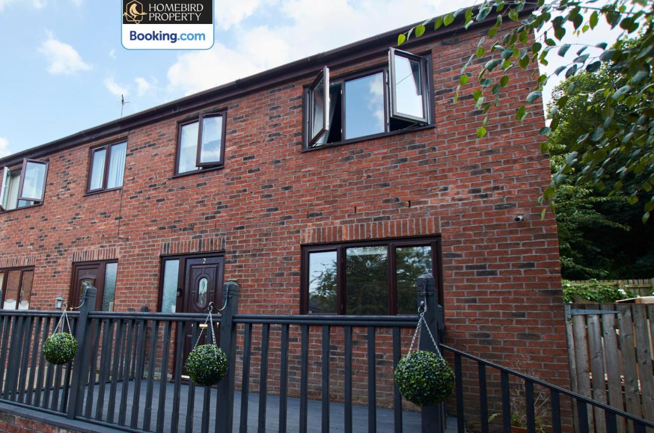 Cosy 4Bedroom House Near City Centre By Homebird Property Management Short Lets & Serviced Accommodation Leeds With Private Parking & Garden - B&B Leeds