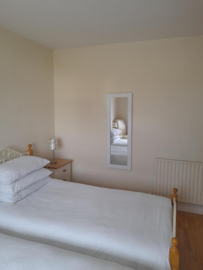 Twin Room with Private Bathroom