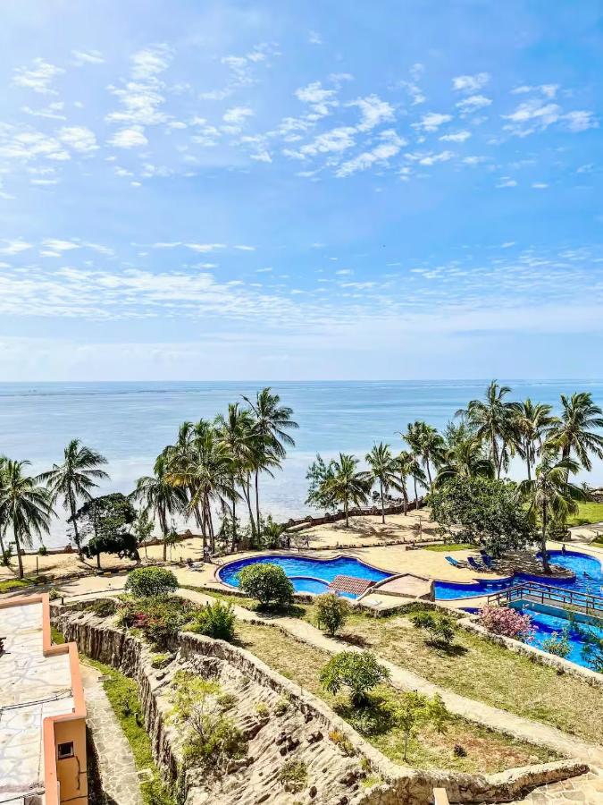 La Mera Ocean-View, with Pool and 2 stylish Bedroom - B&B