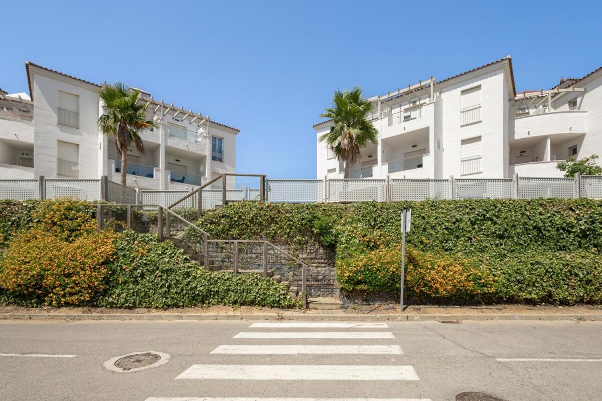 Small Oasis 2 BD Apartment with Sea View - Bed and Breakfast Manilva