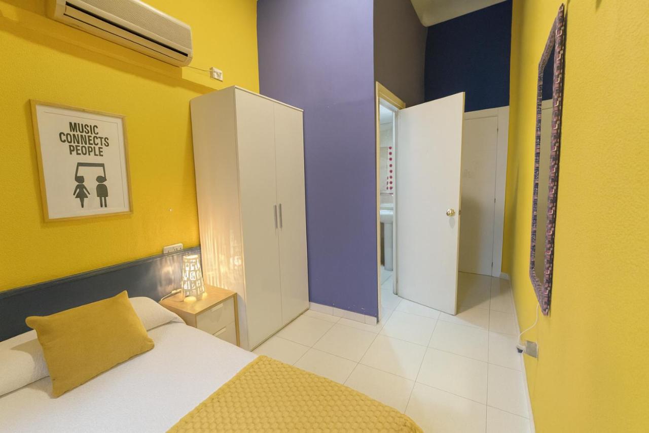 Single Room with Shared Bathroom