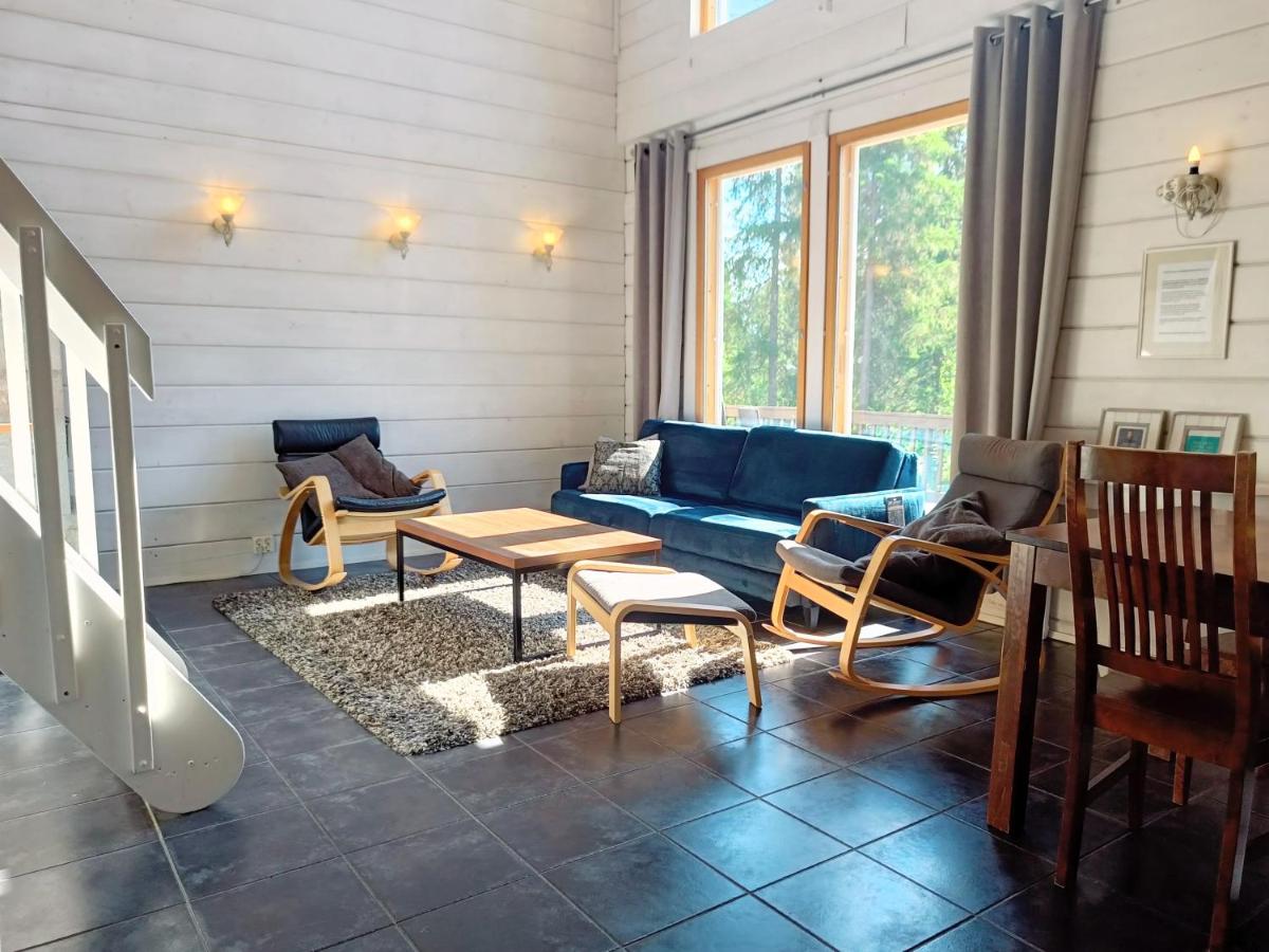 Salmikunnaan Huvila A - B&B