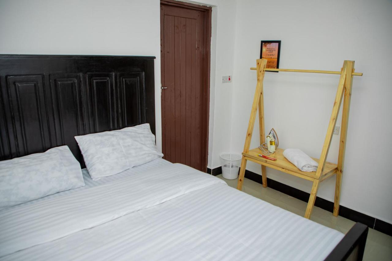 Room #1219655903