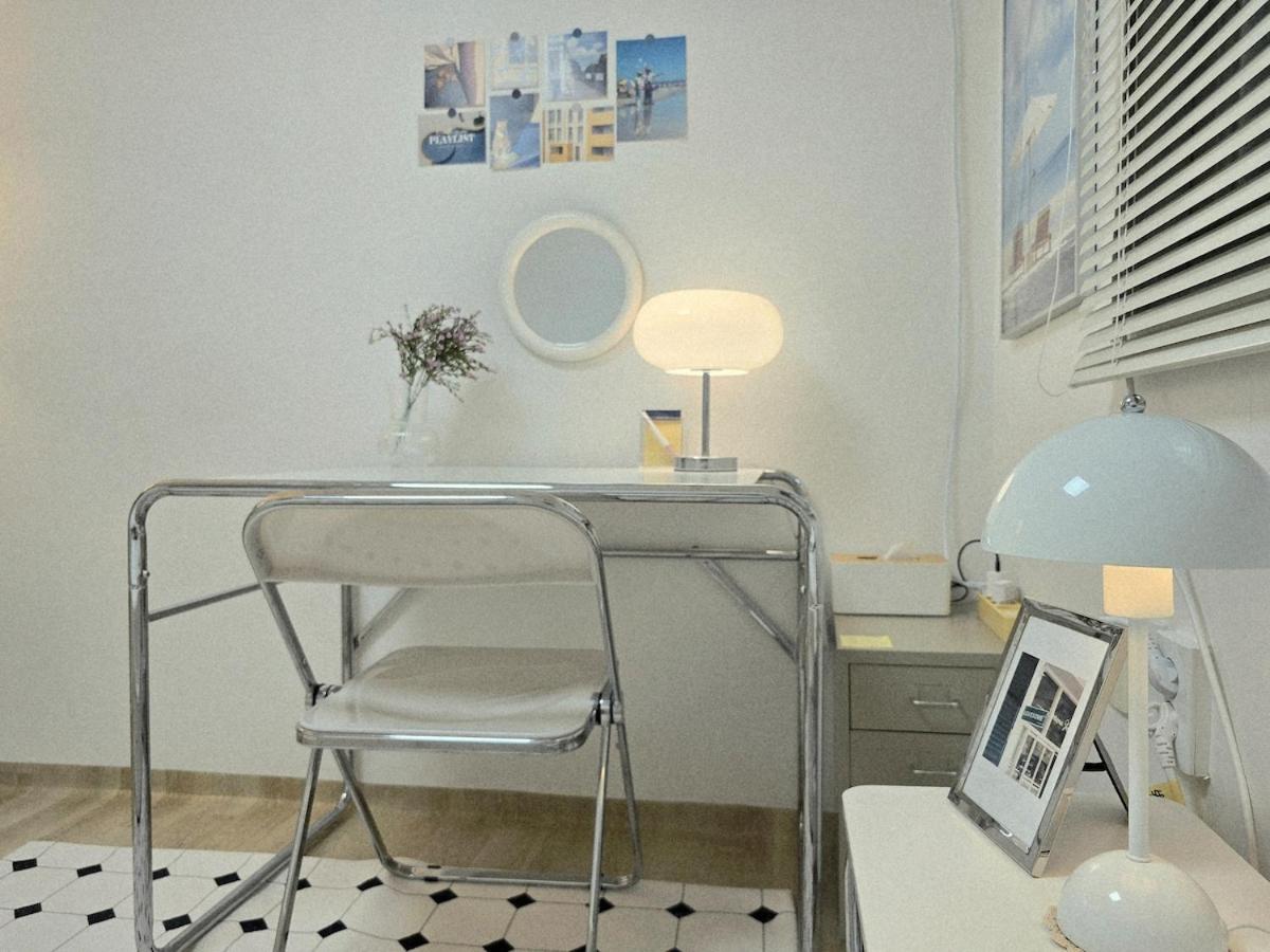 #4u스테이 #가족 친구 최대 7명 #Beamprojector #홍대,강남,잠실 30 minutes - B&B