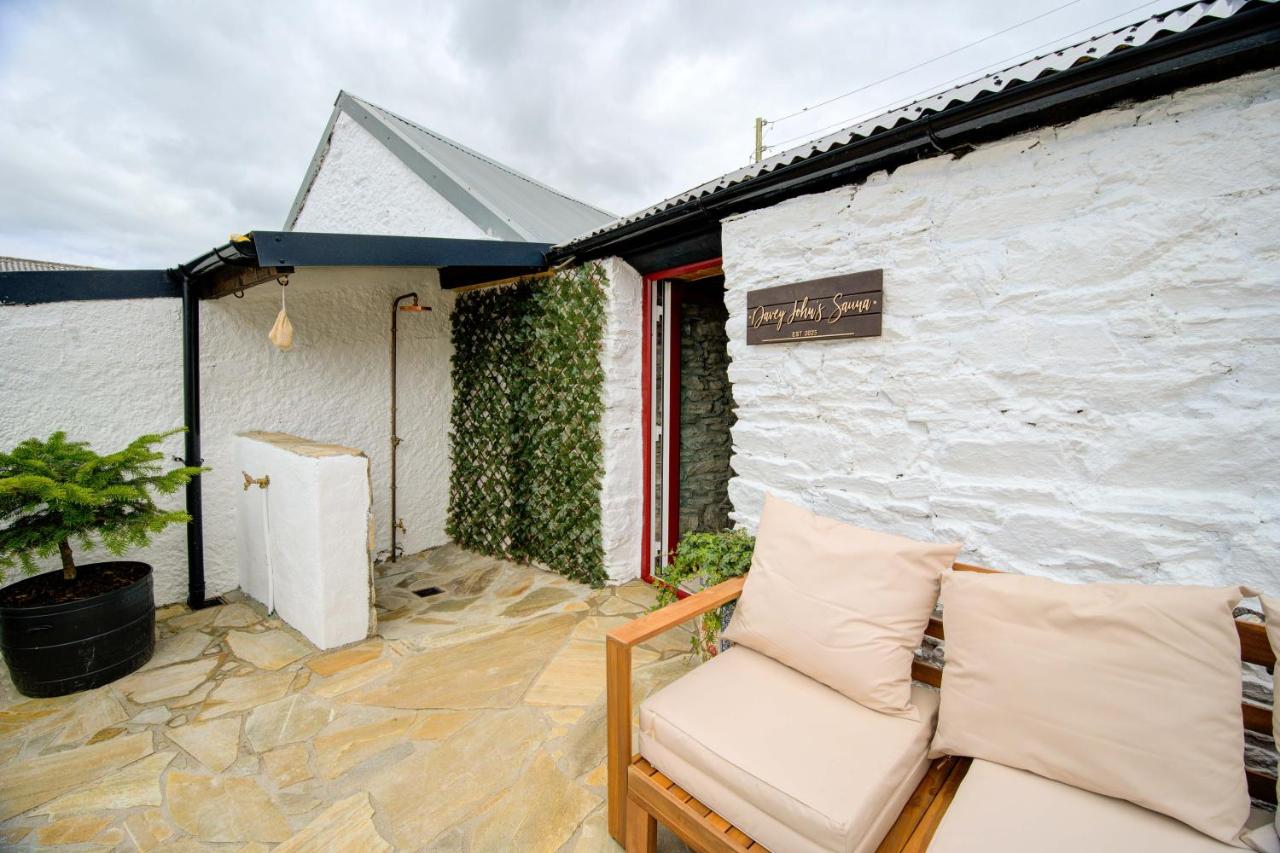 Margaret's Cabin, Log Cabin with Hot Tub & Bay View, Carrigart - B&B Letterkenny
