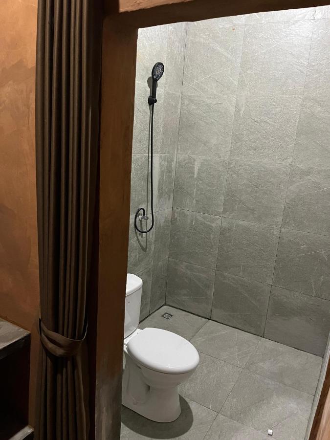 Room #1025754204