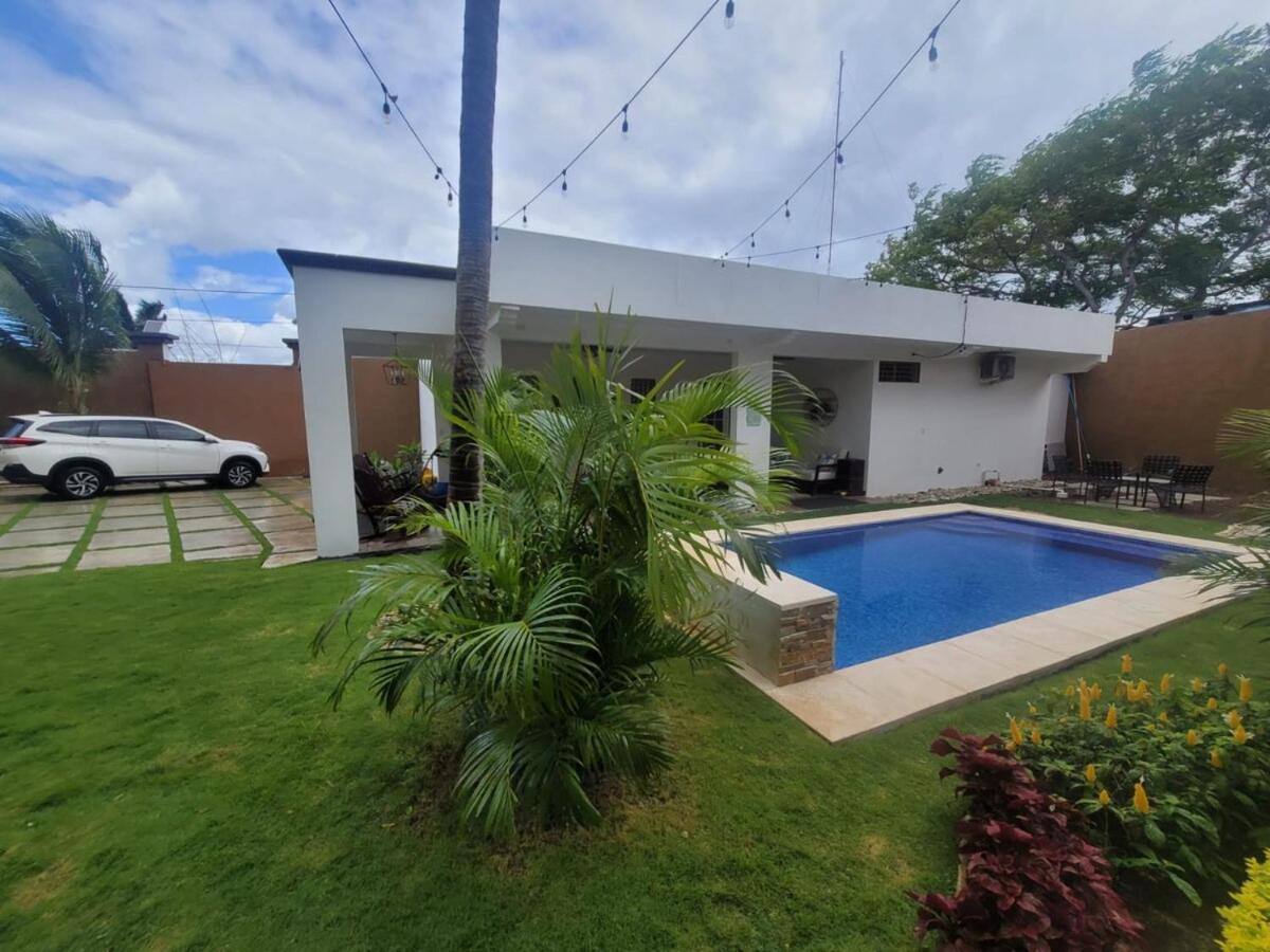 Lakefront Paradise Retreat, Private Pool Vacation Home in Rivas, between Ometepe, Tola and San Juan del Sur - Bed and Breakfast San Jorge