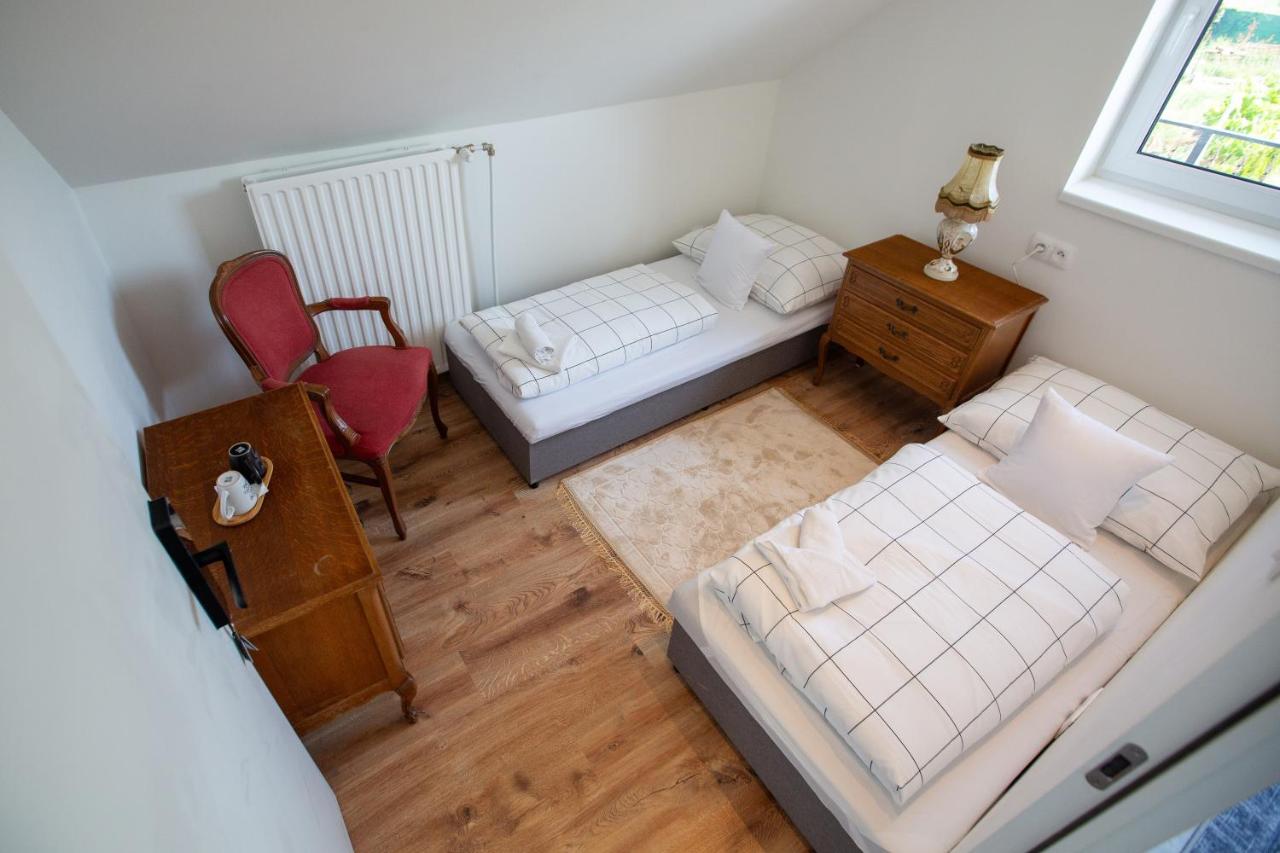 Villa Vintage Room A 106 - Chambres d’hôtes Tomášikovo