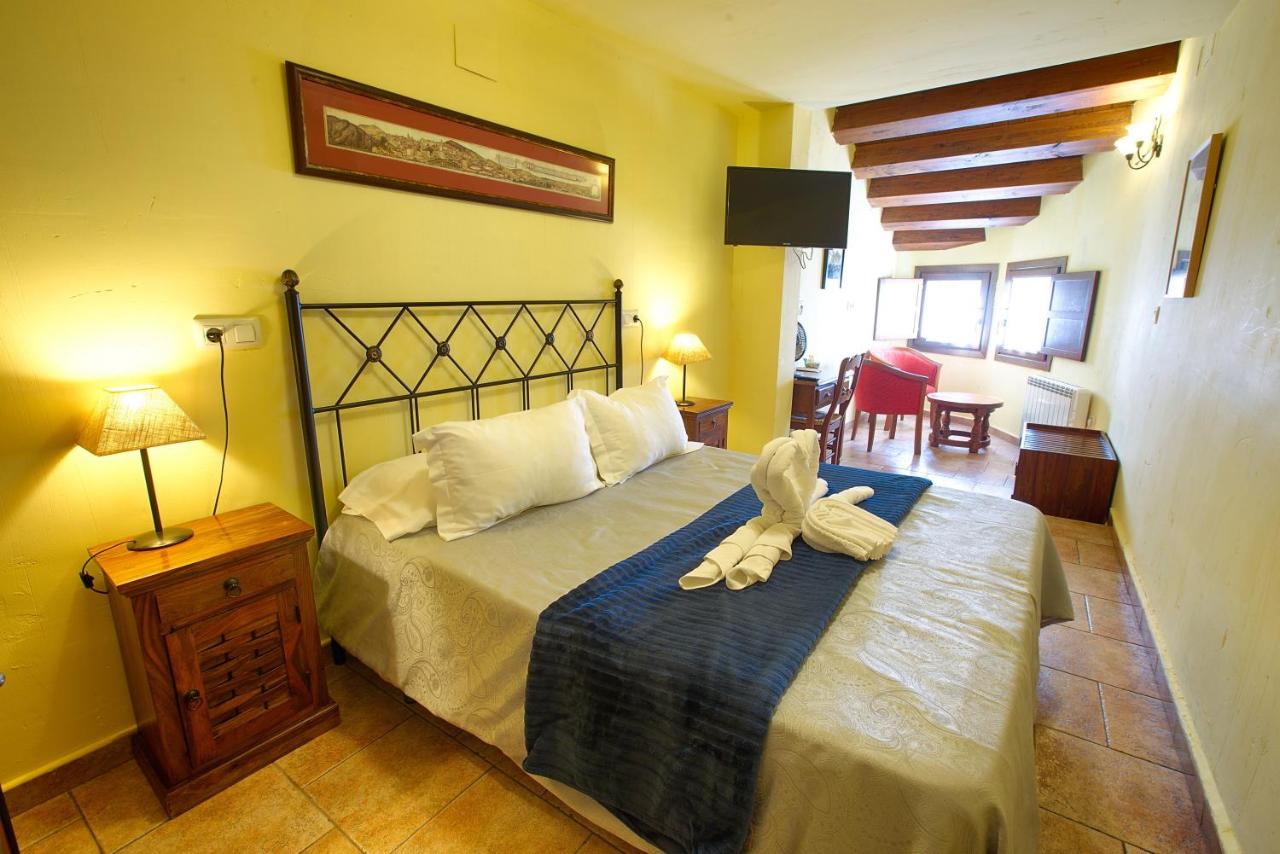 Hostal San Pedro - B&B