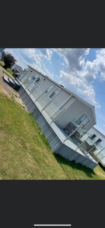 surfshack caravan MH19D manor house park - B&B Mawbray