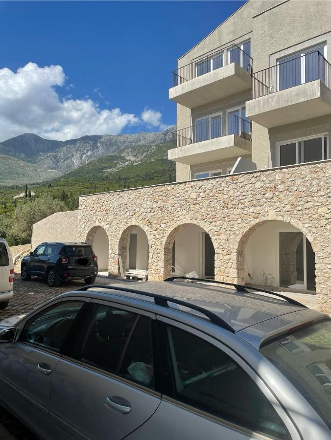 Drymades Retreat, Dhërmi - B&B