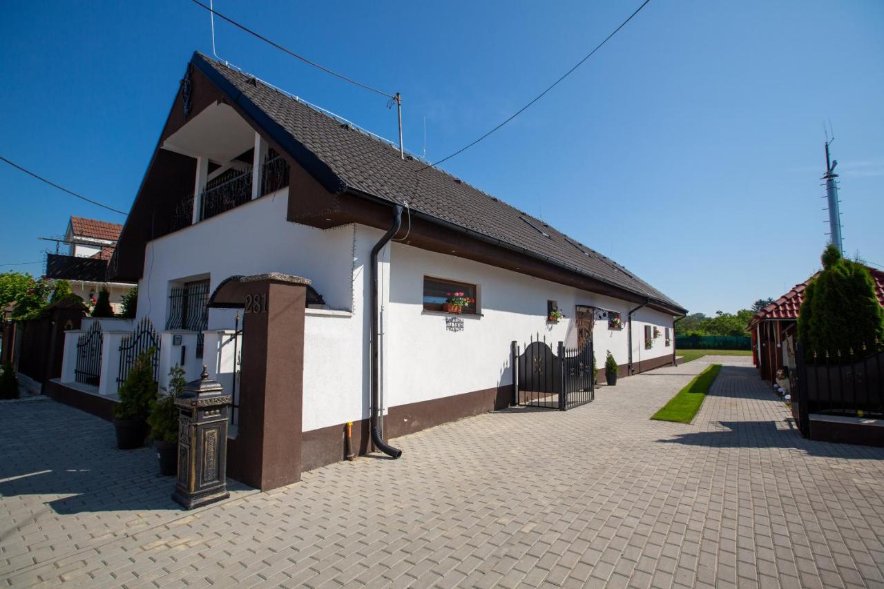 Pension -Villa Vintage Room C 108 - B&B Tomášikovo