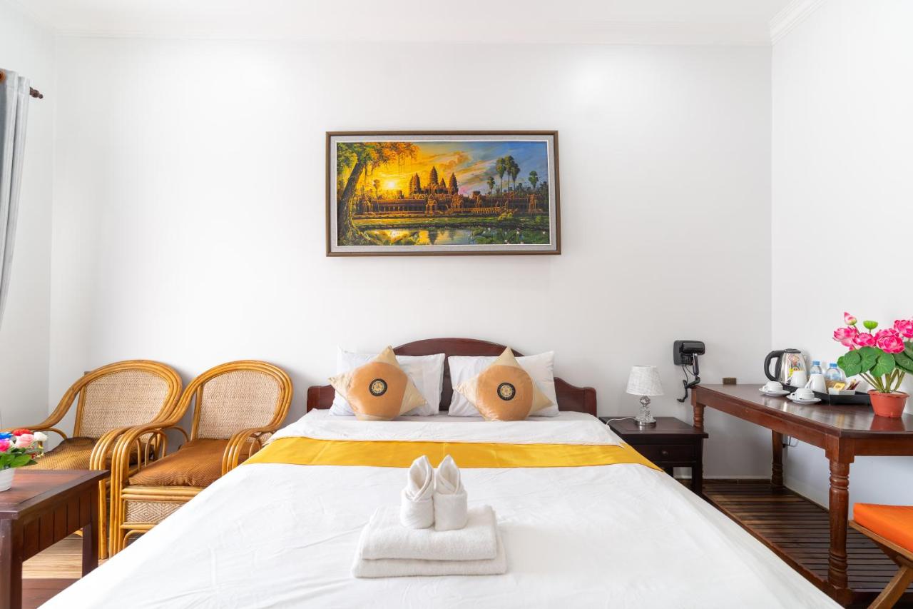 Camera Matrimoniale con Balcone (2 Adulti + 1 Bambino)