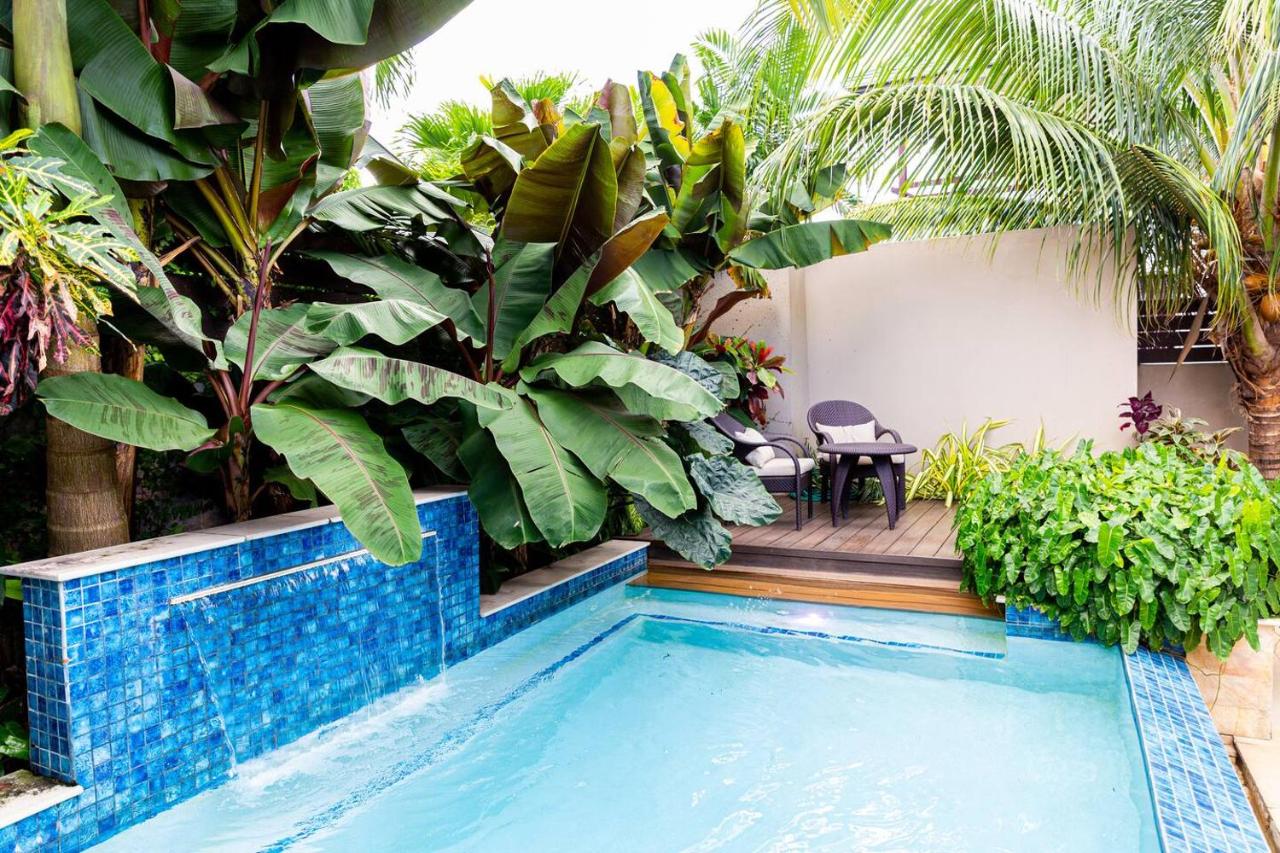 Garden Oasis 2 Villa With Private Pool - Bed and Breakfast Four Roads