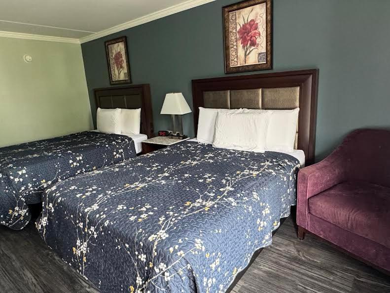 Deluxe Queen Room