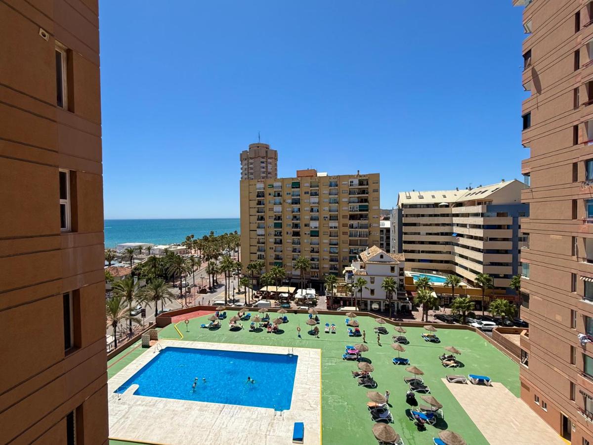 Las Palmeras BeachFront and Pool Cozy Apartment - Ferienwohnung Fuengirola