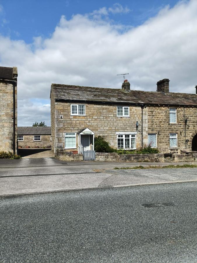 Three Bedroom Countryside Cottage - B&B