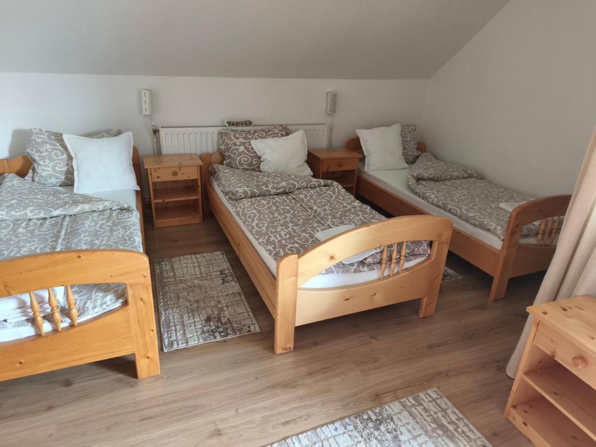 Camera Tripla con Bagno in Comune