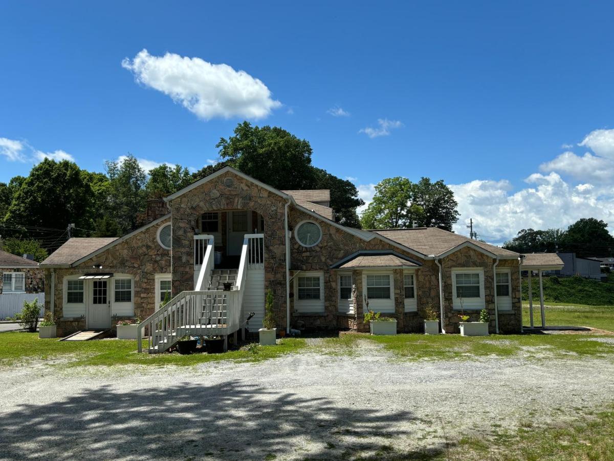 The Woodward Unit D - B&B