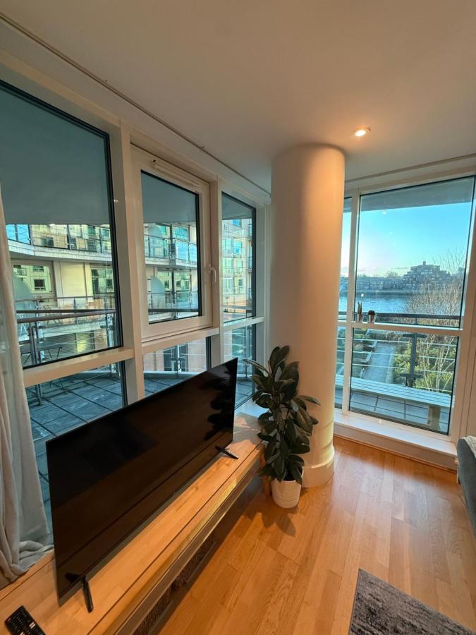 Modern Riverside Gem - B&B Londra