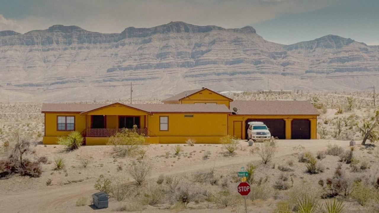 Desert View Retreat - Sleeps 22, Game Garage, Near Skywalk & Lake Mead - Chambres d'hôtes Meadview
