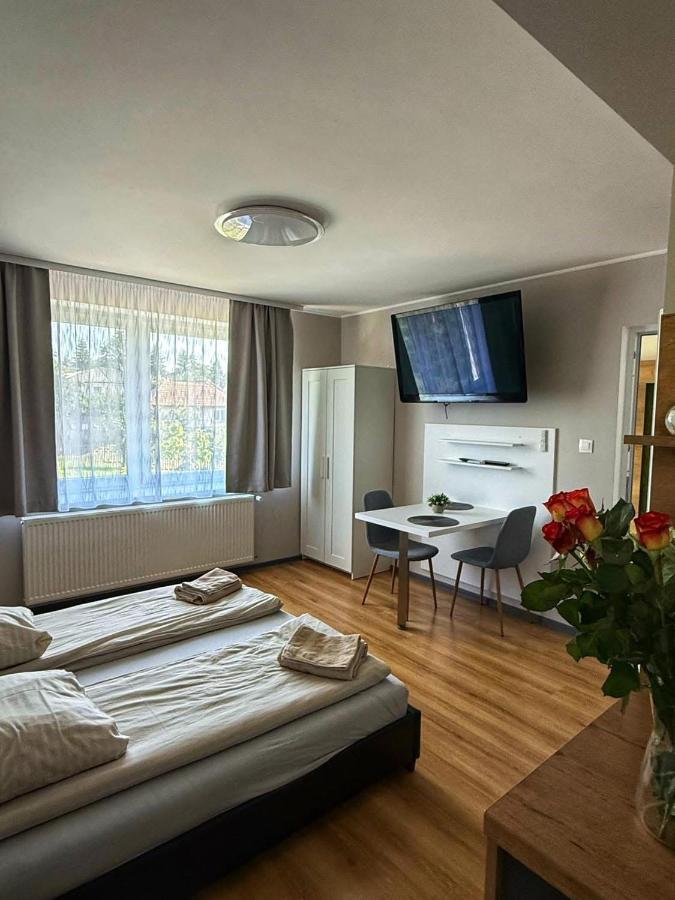 Garden Apartments - Bed and Breakfast Kráľovský Chlmec