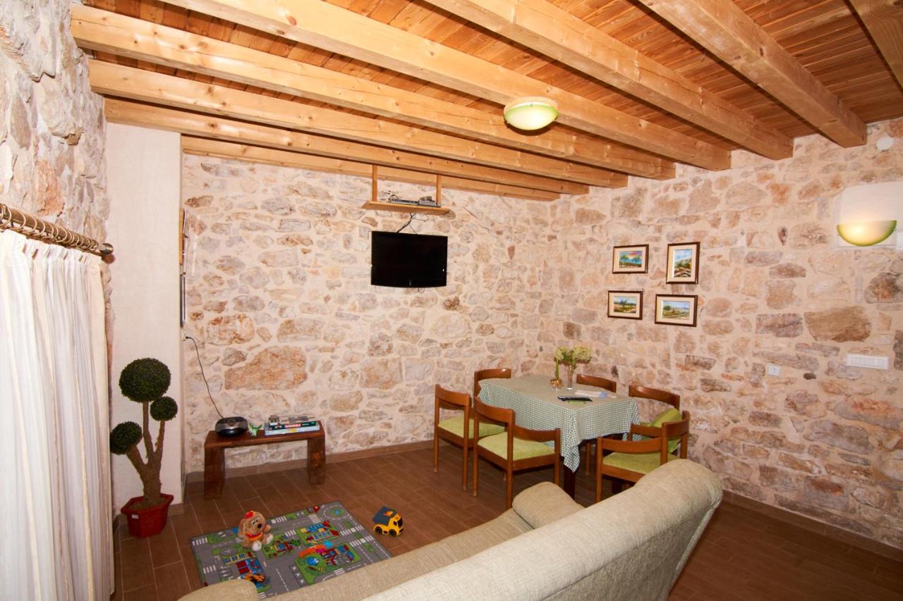 B&B Krapanj - Dalmatian Stone House - Bed and Breakfast Krapanj