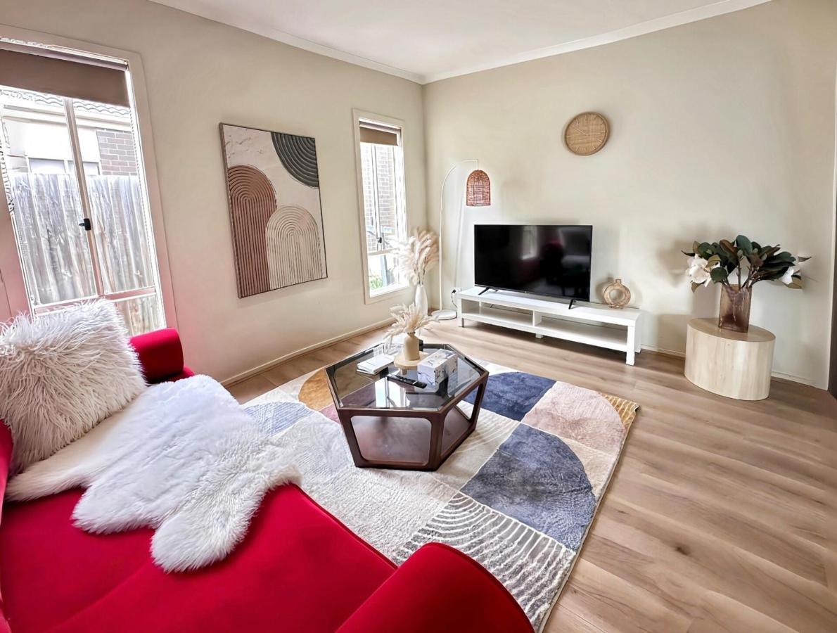 Spacious 4-Bedroom Family Home | Quiet & Connected - B&B