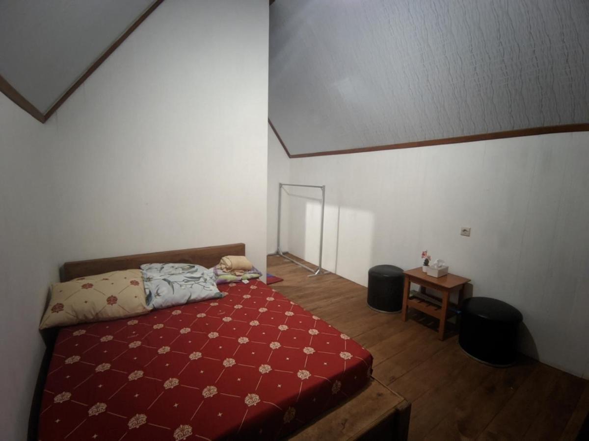 Room #1257739804