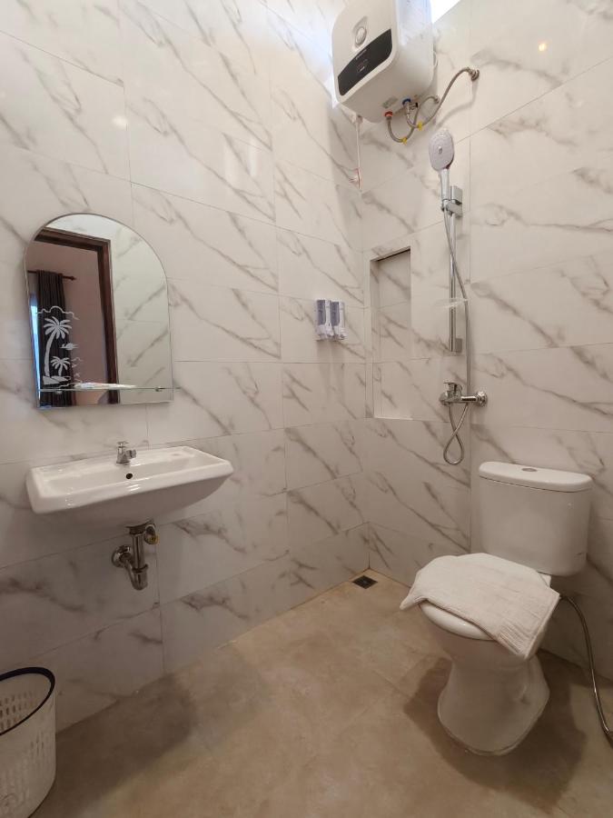 Tentram Guest House - Bed and Breakfast Waikabubak