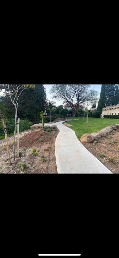 אירוח בעיר - Bed and Breakfast Kirjat Sjmona