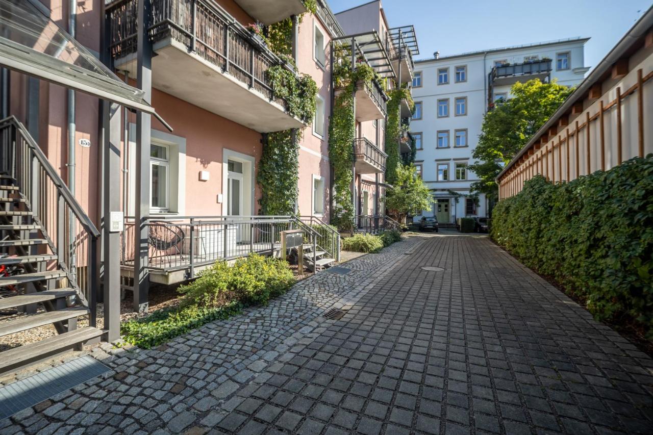 CoView - Design Apartment mit vollausgestatteter Küche, Terrasse, eigenem Zugang, Highspeed Wlan - Chambres d’hôtes Dresde