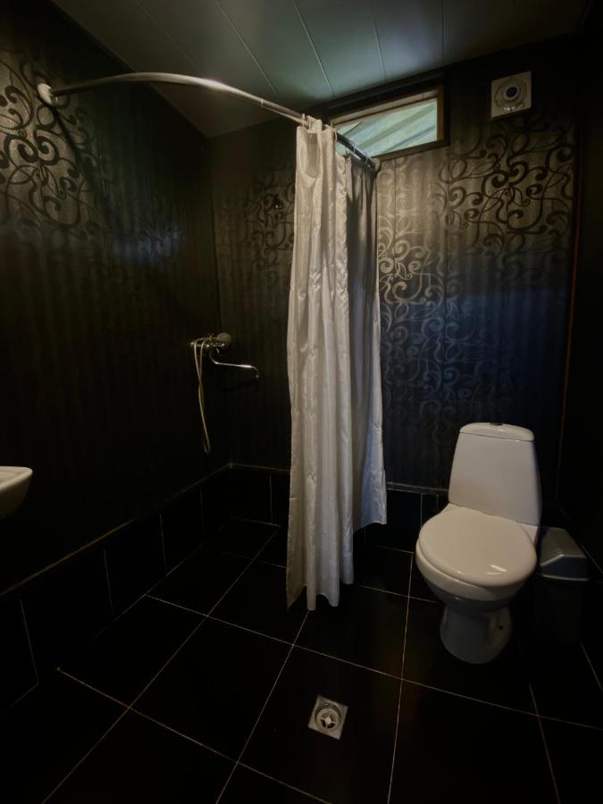 Camera Standard Doppia con Letti Singoli con Bagno in Comune