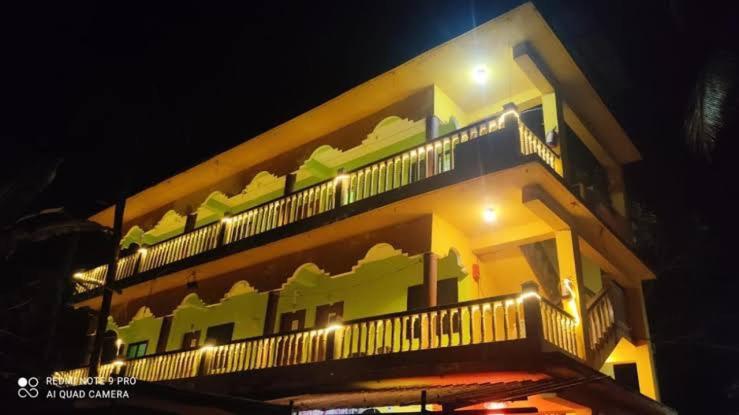 NO NAME GUESTHOUSE - B&B Arambol