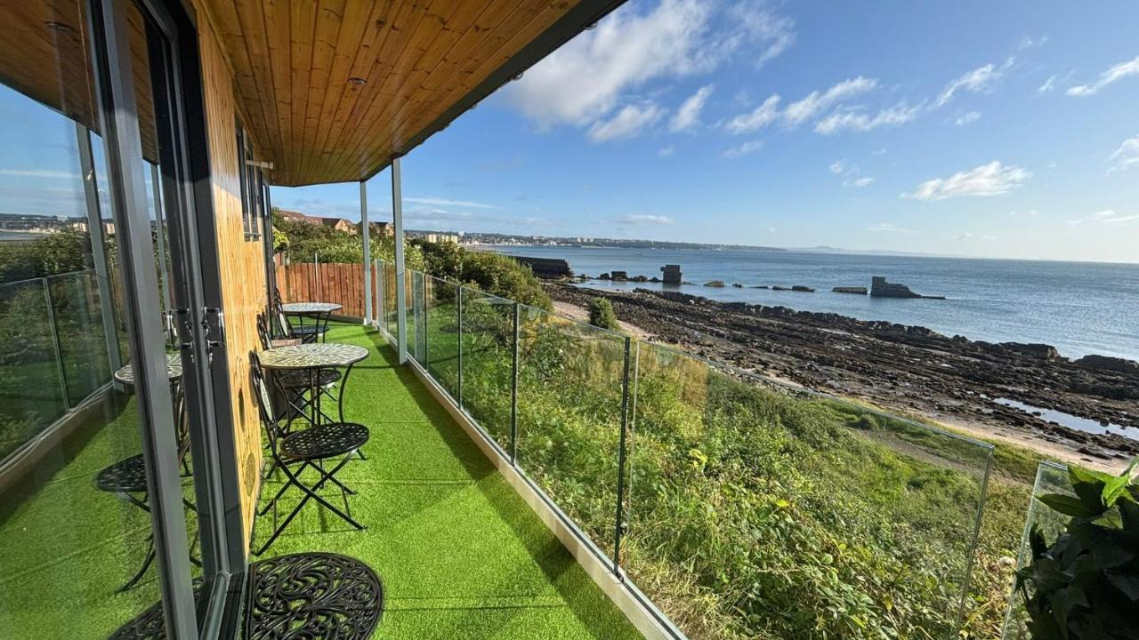 Luxury beach front rooms- PMA - B&B