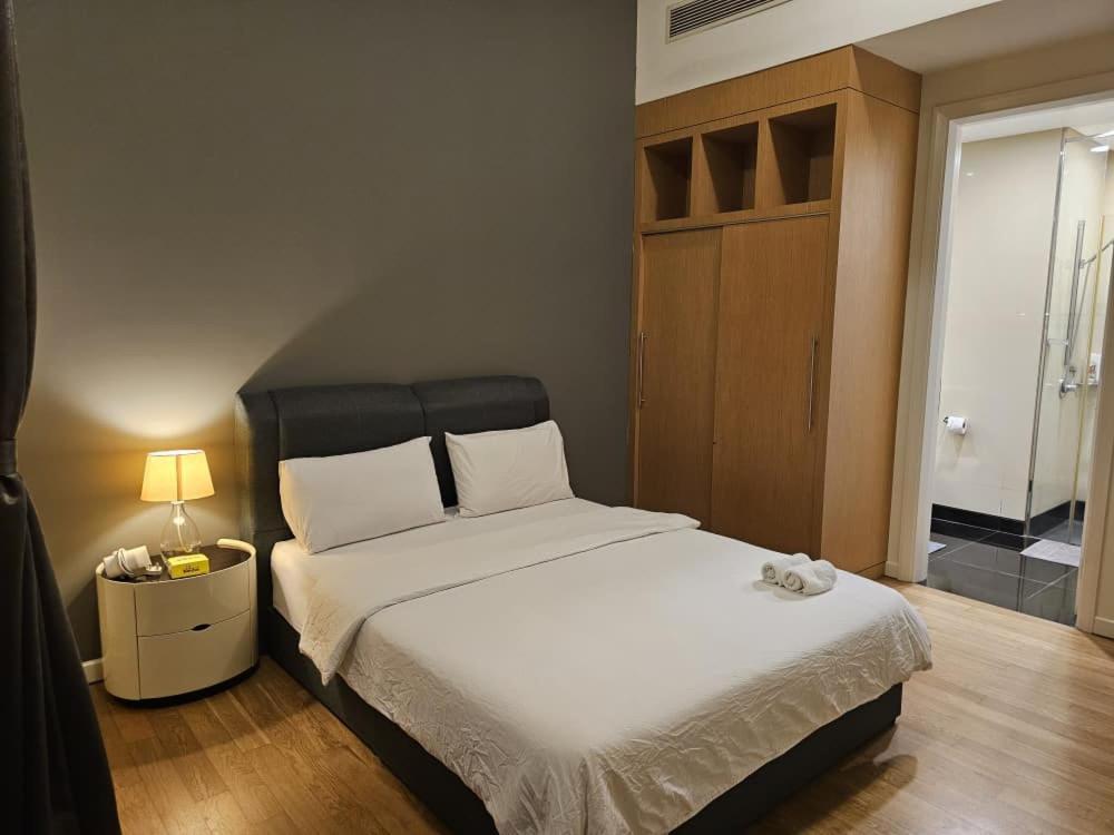 Three-Bedroom Premium Apartment with Resort View