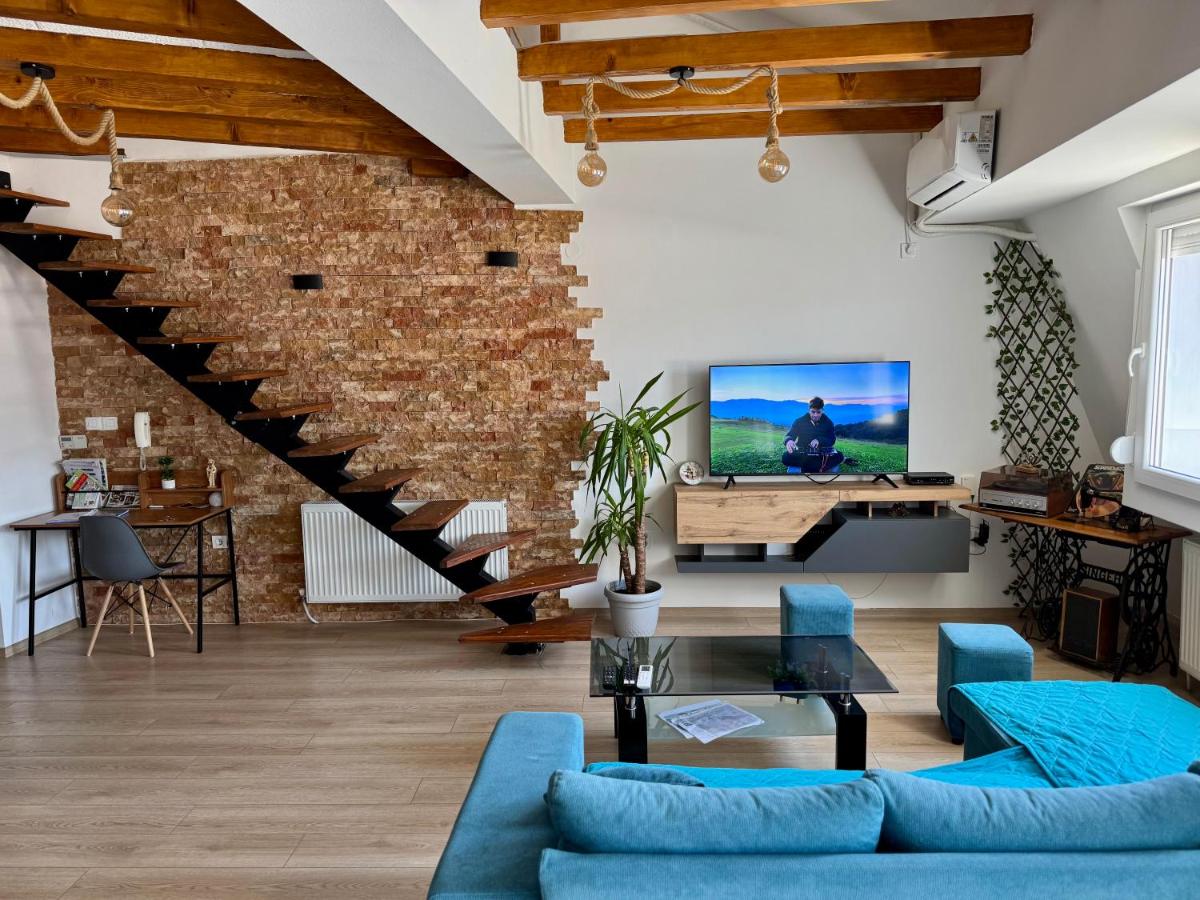 Gallery City Center Apartment - B&B Skopje