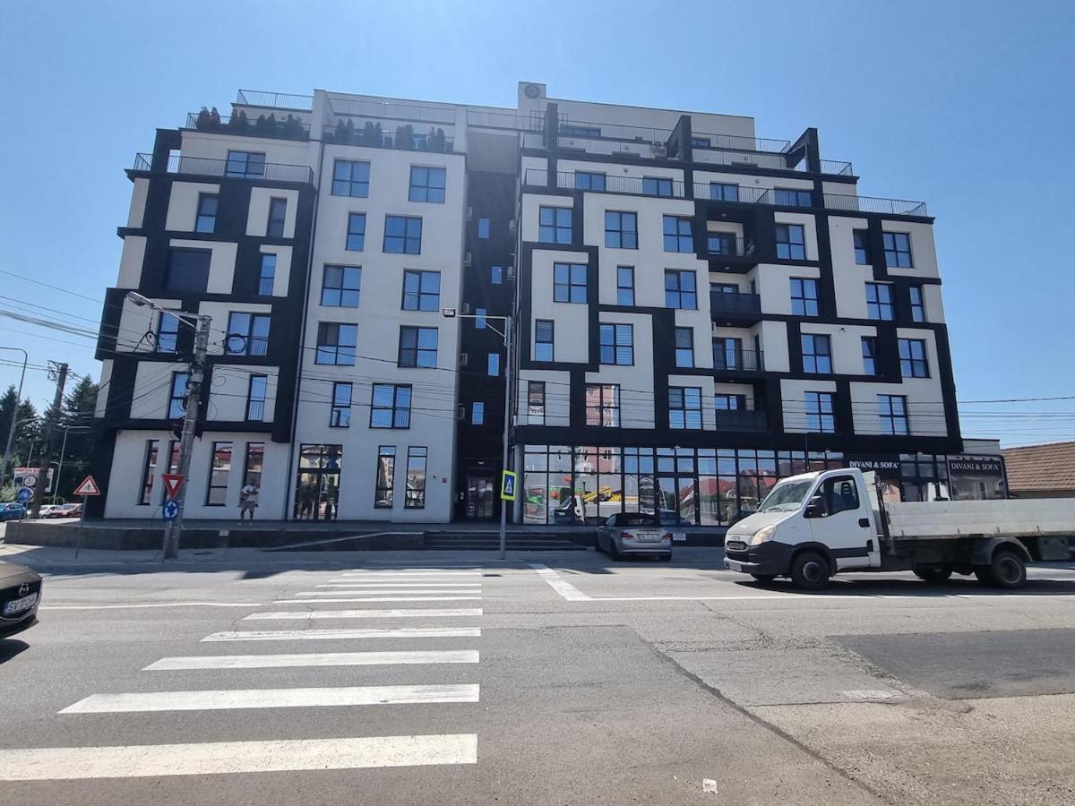 Apartament 2 dormitoare, living cu bucatarie open space , doua bai, balcon si hol - B&B