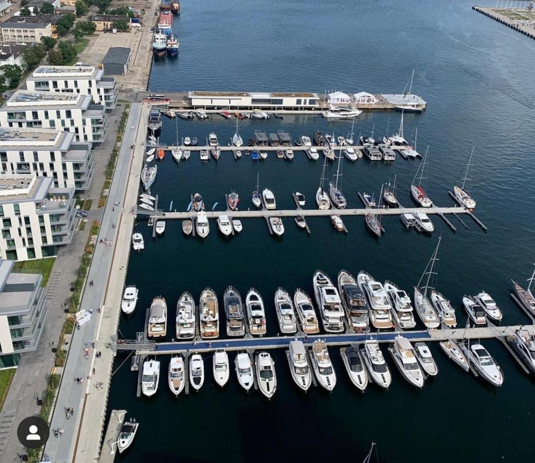 Yacht Park Marina ekskluzywny apartament z widokiem na Marinę Gdynia - B&B Gdynia
