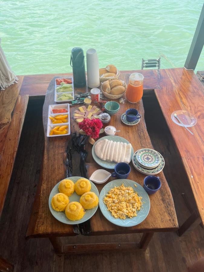 Yara Floating Villa - B&B