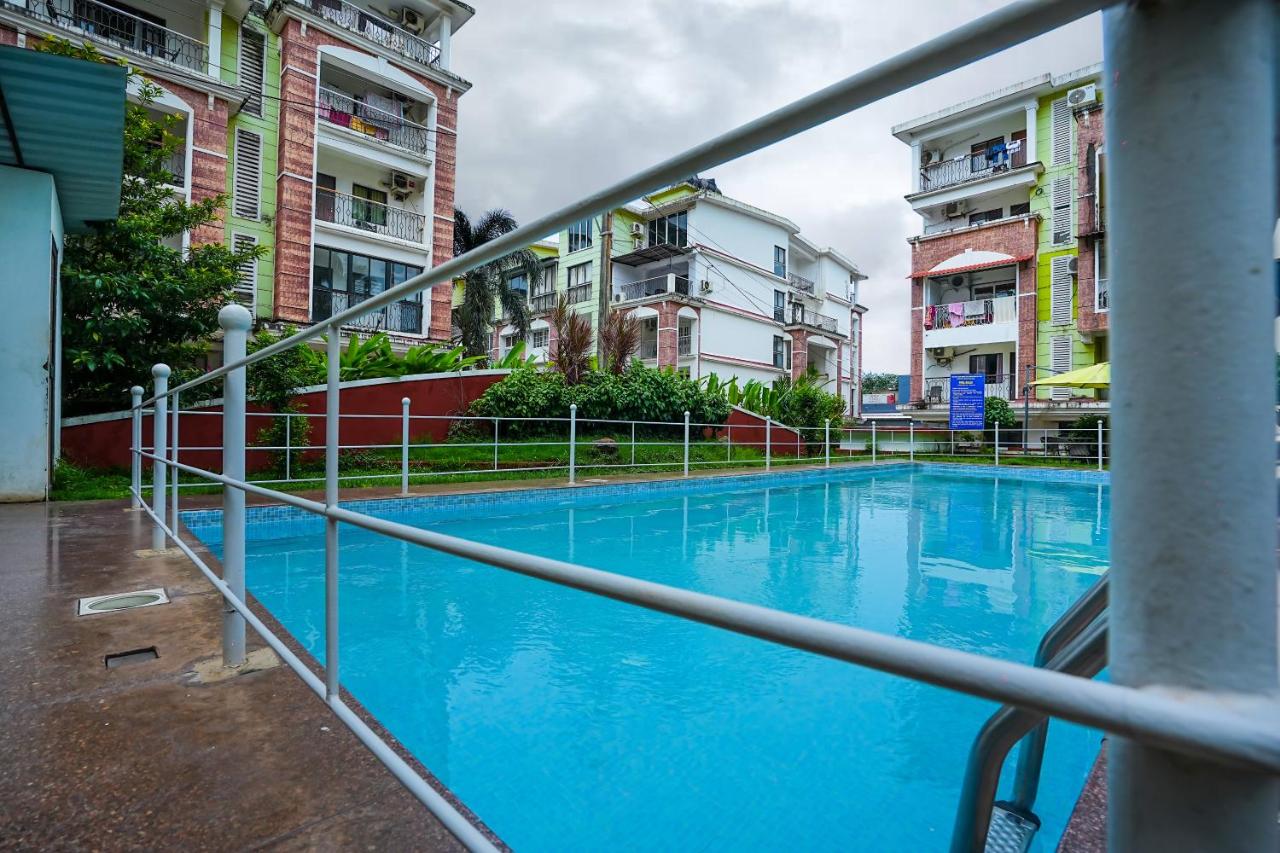 Skylight BnB E203 - 2BHK with pool walking distance to Candolim beach - B&B Candolim