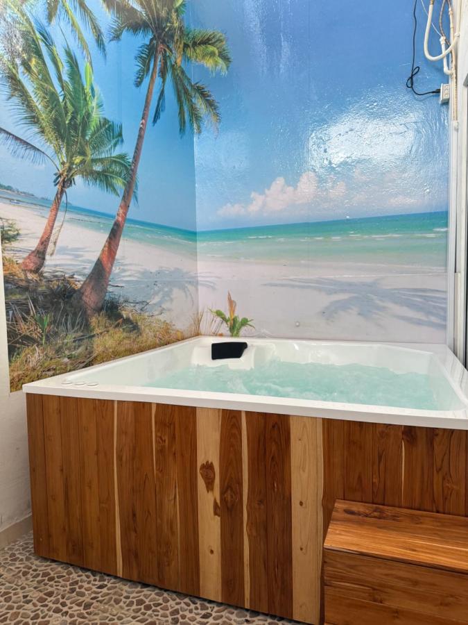 APARTAMENTO FULL HOUSE CON JACUZZI y ZONA BBQ - Bed and Breakfast El Colegio