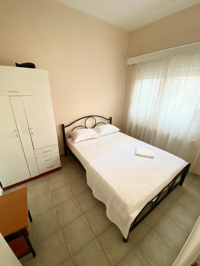 Room #1469352102