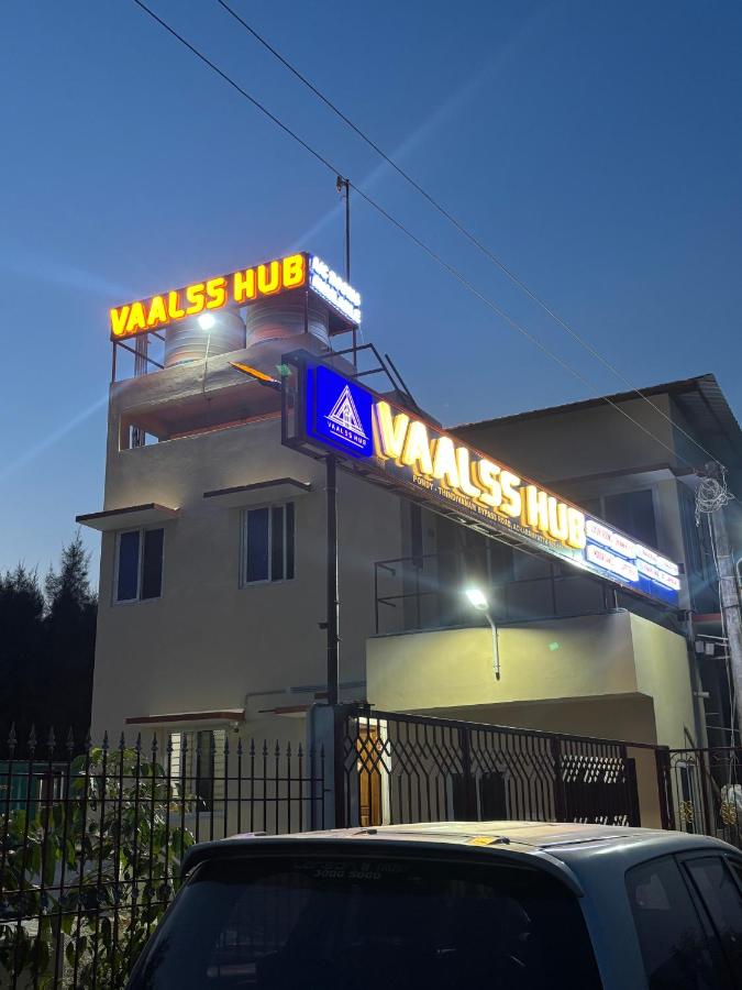 Container stays at Vaalss Hub - B&B
