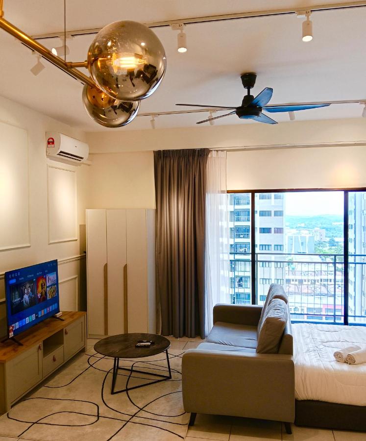 Studio with Rooftop Pool at Youth City Nilai by D'KAY HOMES, near USIM KLIA - B&B