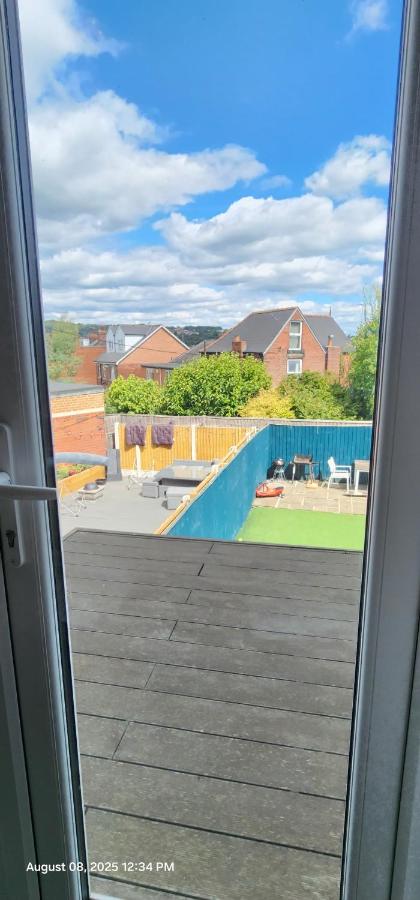 Lovely Commodious, Private Charming Studio, En Suite - B&B Hillsborough