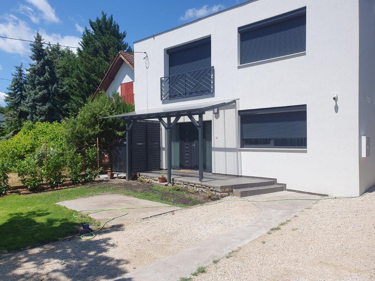 Emerald Grove - B&B Siófok